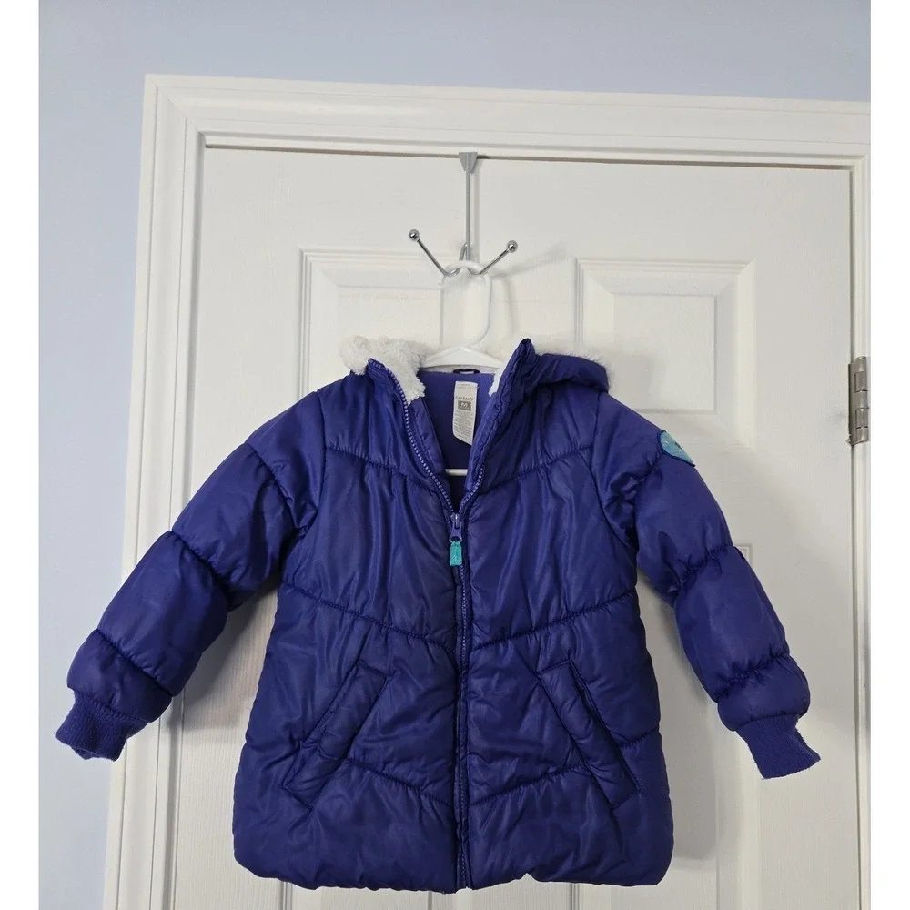 Carter Girl Hooded Puffer Jacket Size 5/6 Purple‎
